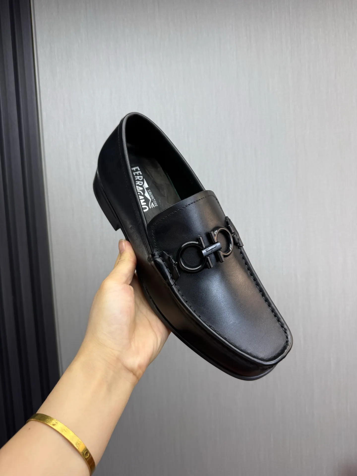 Men's shoes 💰760💰 Ferragamo. [Ferragamo] Men's Loaf leather shoes, the latest hot style, 1:1 original purchase quality, top quality, imported open-edge beaded cowhide leather on the upper, hand-made three-dimensional stitching highlights the round toe design, the inner feet are made of imported cowhide, with original wear-resistant rubber outsole, matching code 39-44, (38, 45 custom-made, non-refundable)